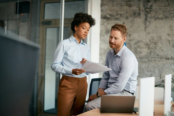 How to Utilize Feedback from Wearable Devices for Improving Running Form?